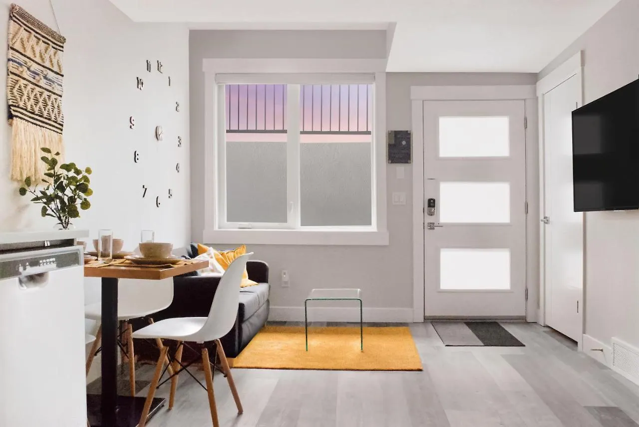 Modern 1Br Home Full Kitchen Smarttv YYC